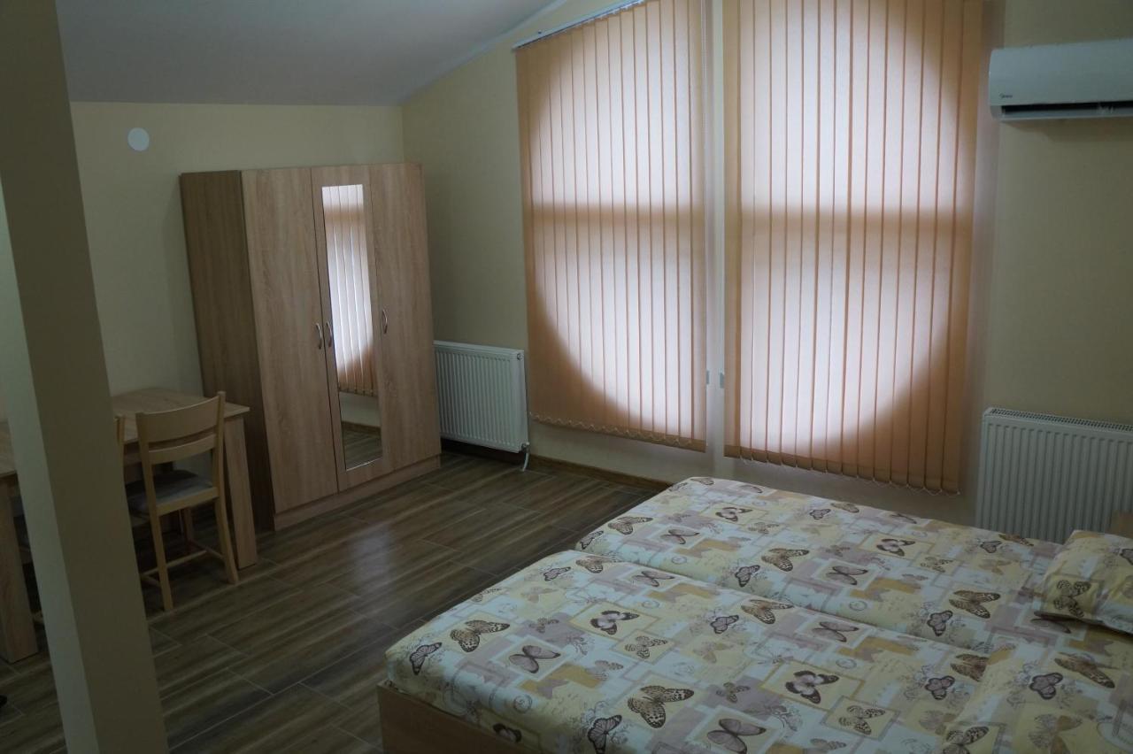 Dessi Apartment Плевен Екстериор снимка